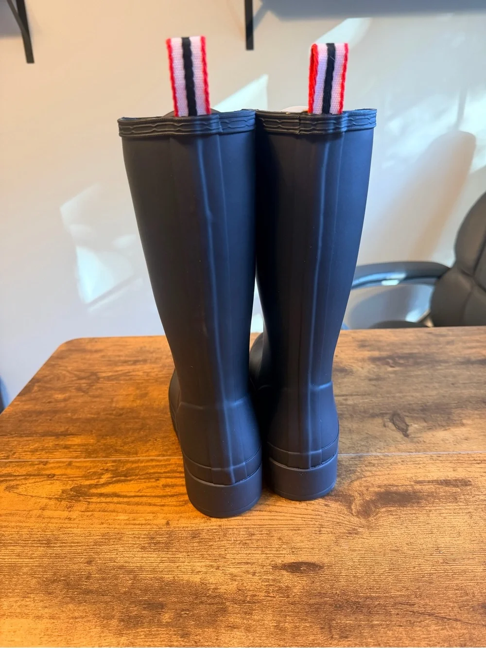 Hunter Black Tall Rain Boots with Red-Trim Pull Tabs 7W